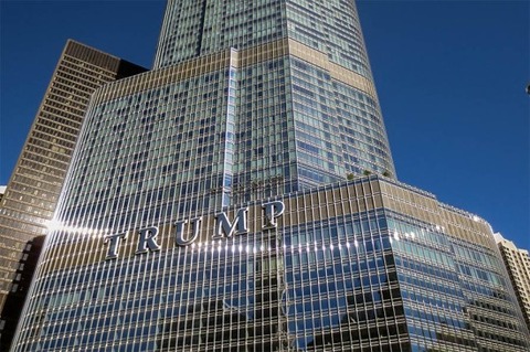 01-trump-tower-sign-550x366